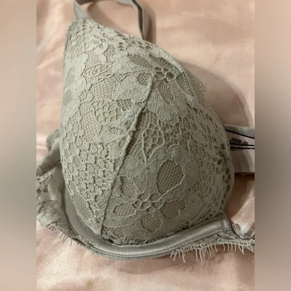 Victoria’s Secret White And Tan Lace Push Ip Bra 34B - Picture 3 of 7